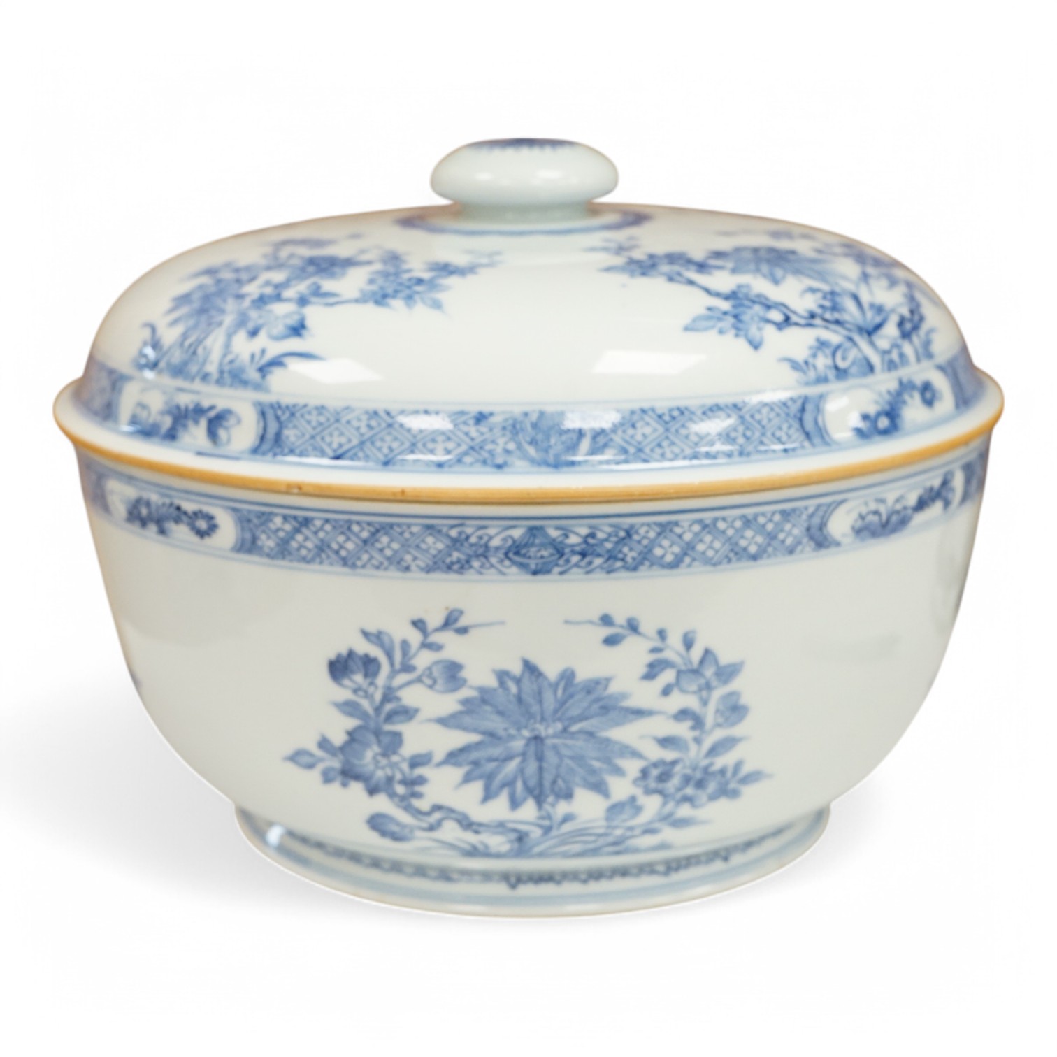 A Chinese blue and white bowl and cover, Qianlong period